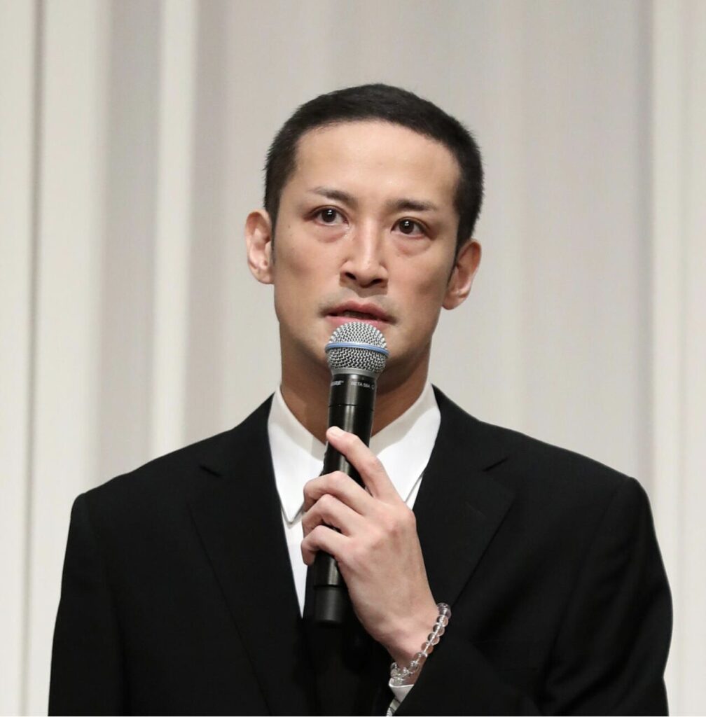 謝罪する松岡昌宏